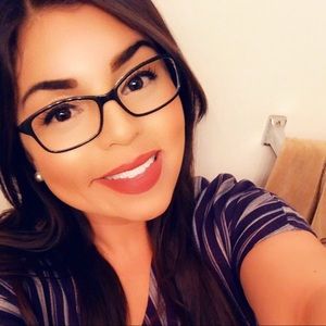 Meet your Posher, Elisha